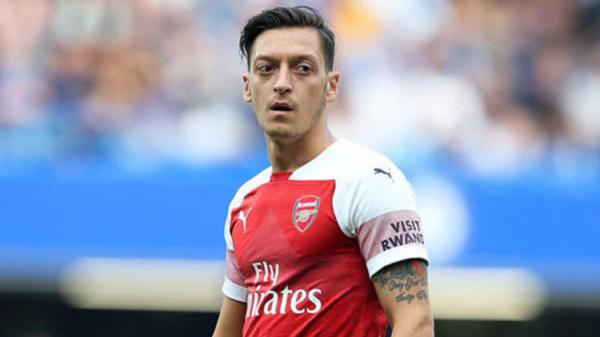 เมซุท เออซิล (Mesut Özil)